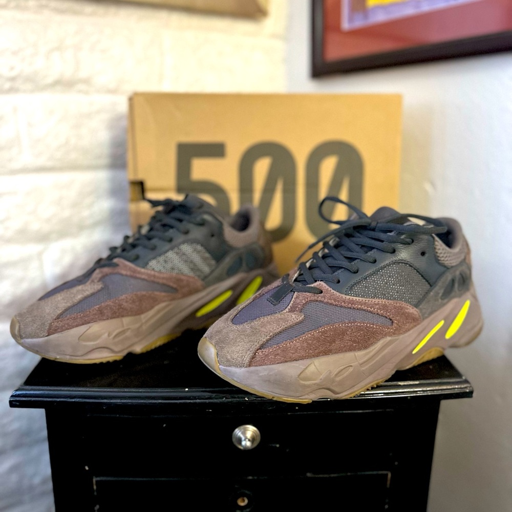 Yeezy Boost 700 V1 Mauve Size 10.5